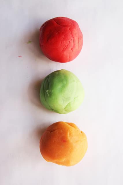 Learn how to make the ultimate perfect play dough!