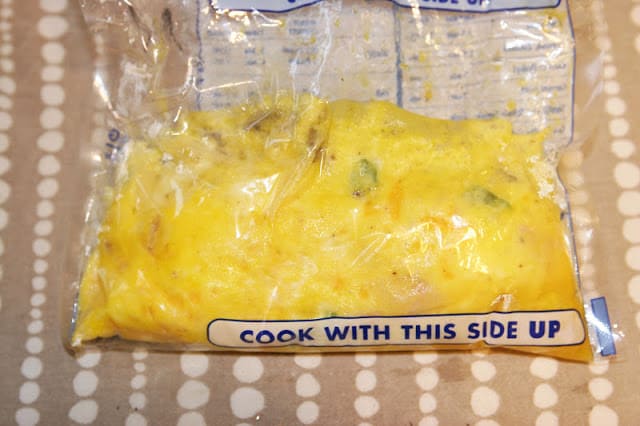 Learn how to make an omelet in a bag. This is a genius idea for camping or a fun breakfast get together idea!!