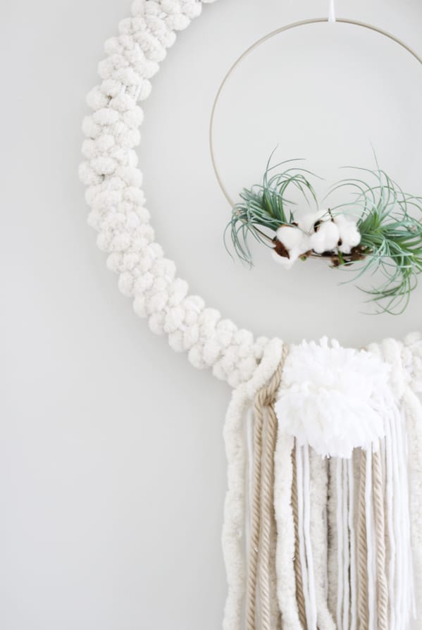 Create a DIY woven wreath for a boho chic vibe for fall! This DIY wreath is SO easy!