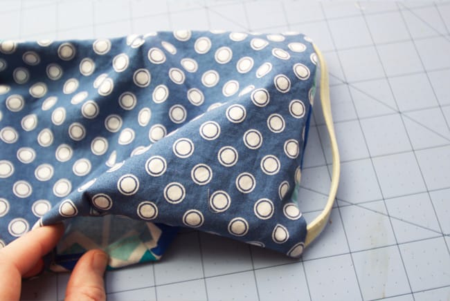 Learn how to sew a mask with a filter pocket when you can't find elastic. Use headbands or ponytail holders instead of elastic for this filter pocket mask!